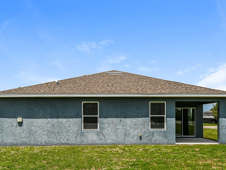 2605 SE 4th Ave — Photo 16