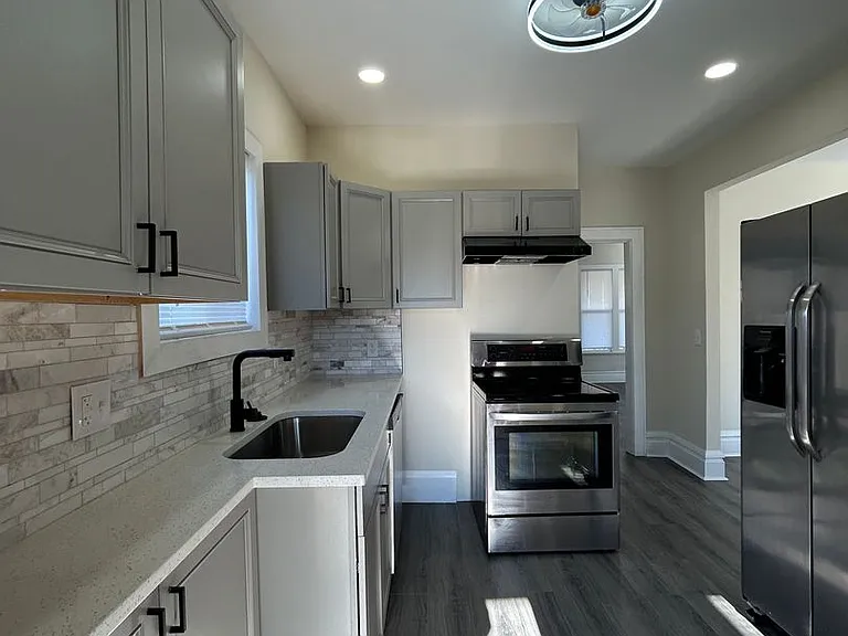 1179 Atcheson St — Photo 3