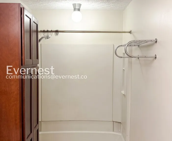 1268 Michigan Ave — Photo 32