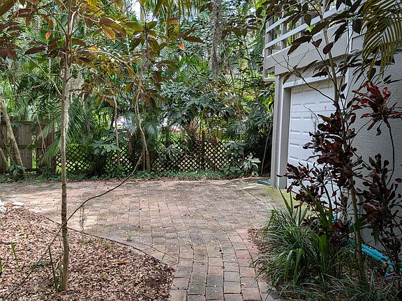 3rd image of 1048 Suwanee St #B