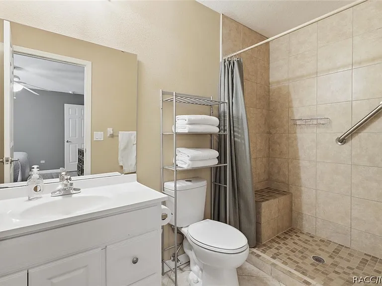3220 E Rogers St — Photo 13