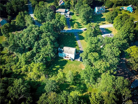 3rd image of 12 Peachtree Dr