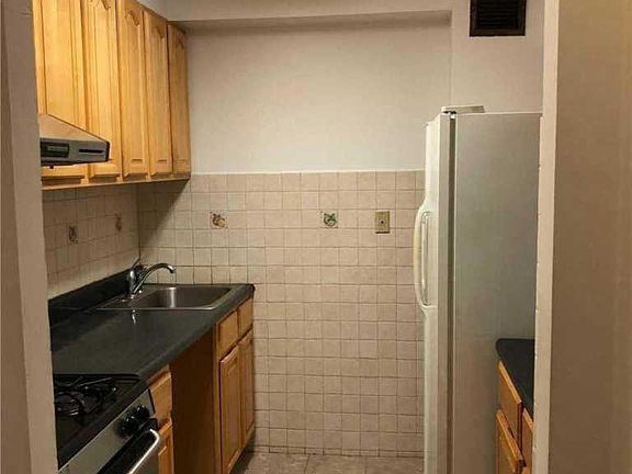 2nd image of 13835 Elder Ave APT 3G