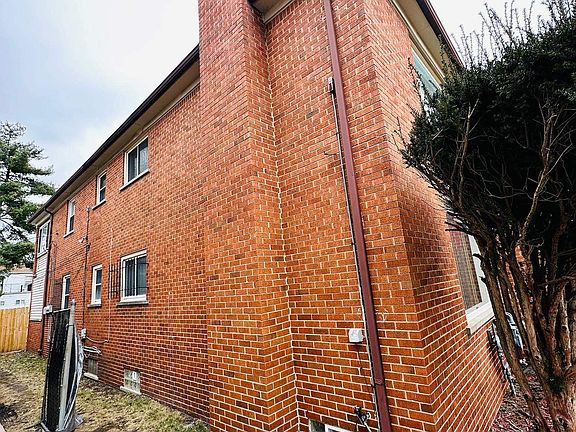 3rd image of 18272 Indiana St