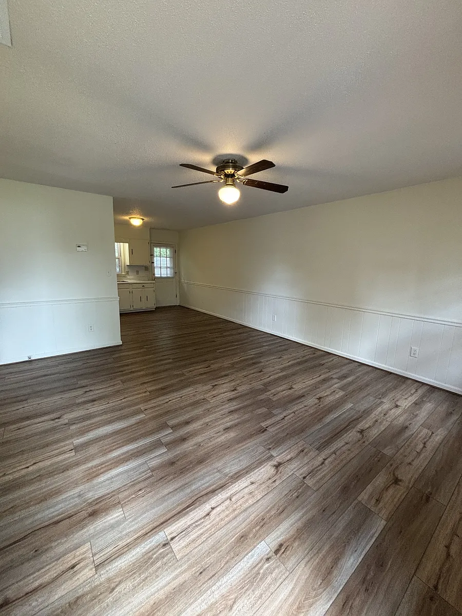 Building Photo - 305 W Hill St #1