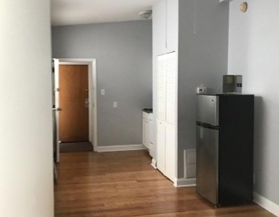 2nd image of 538 E Girard Ave