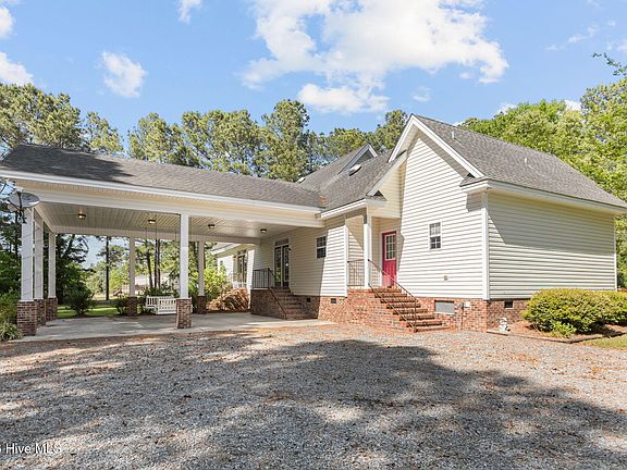 3rd image of 332 Batchelor Bay Road
