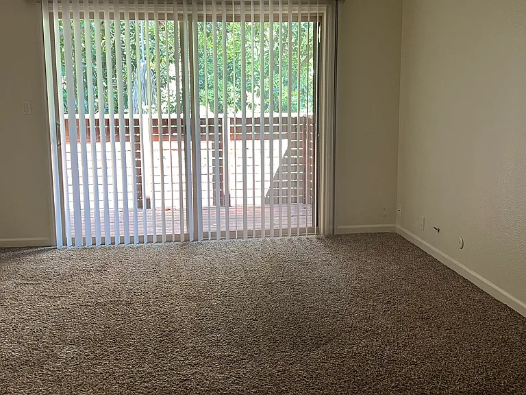 Coyle Creek Apartments — Photo 27