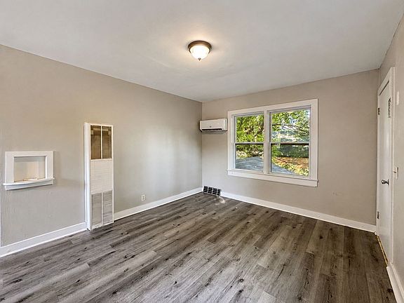 2nd image of 554 Water St #D