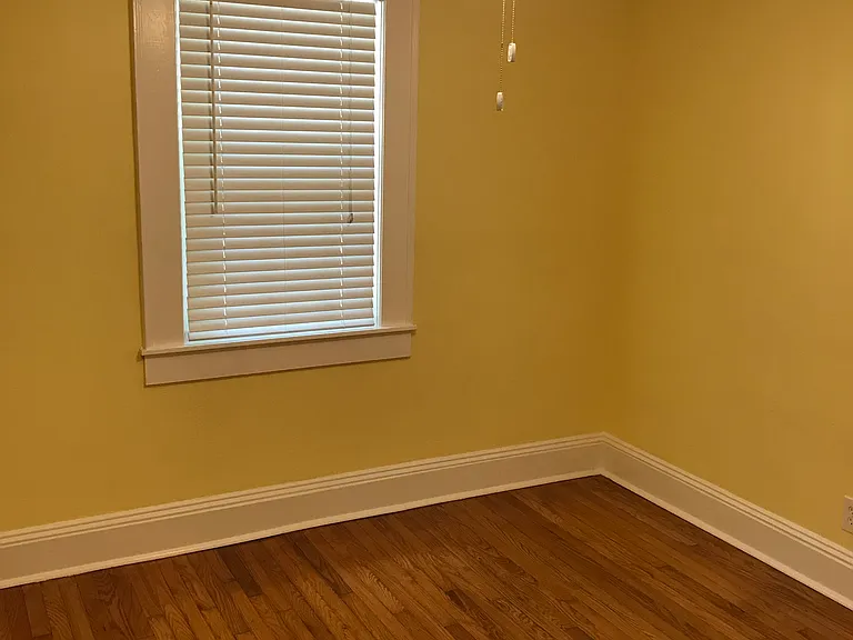 611 Gunter St — Photo 17