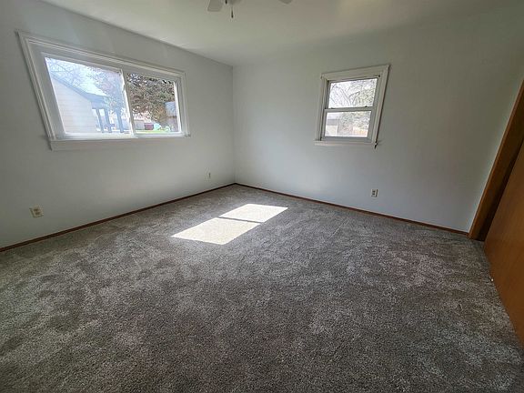 3rd image of 617 Spencer St