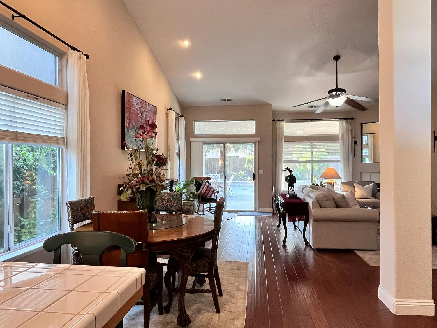4 bed, 1822 sqft, $2,800 — Photo 3
