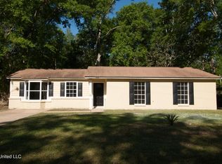 3233 Riverbend Rd, Moss Point, MS 39562