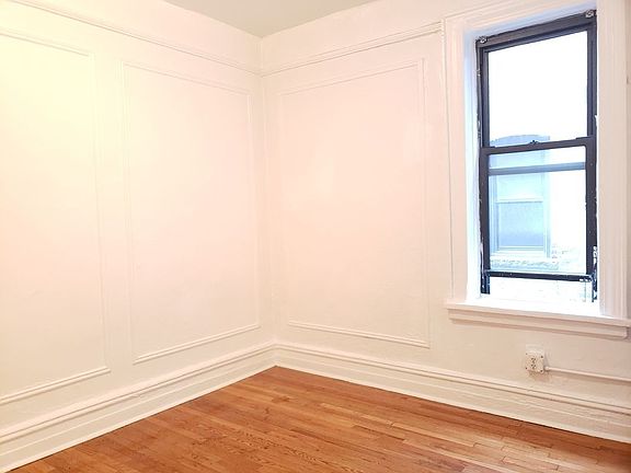 5th image of 201 W 105th St #3E8