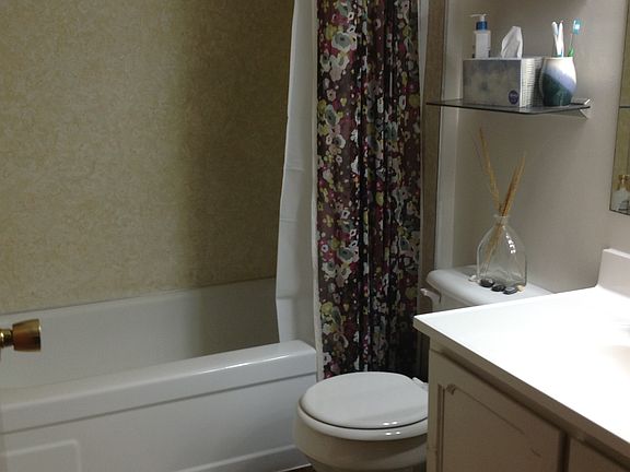 5th image of 7455 5th Ave NE #100