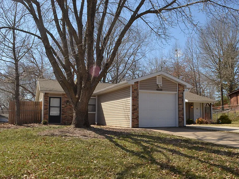 4608 W Knox Dr — Photo 1