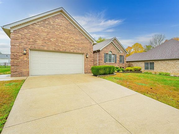 3rd image of 4404 Fairbairn Ct