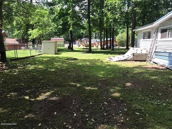 4th image of 2397 Park Dr