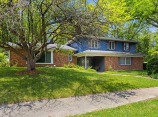3913 N Molleck Dr, Peoria, IL
