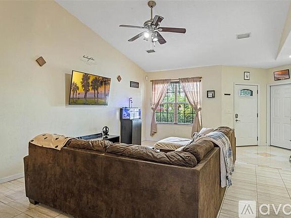 4th image of 55 Brittany Ln