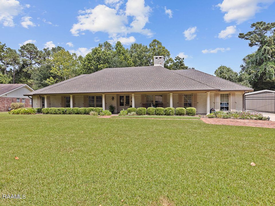 1st image of 607 Camellia Dr