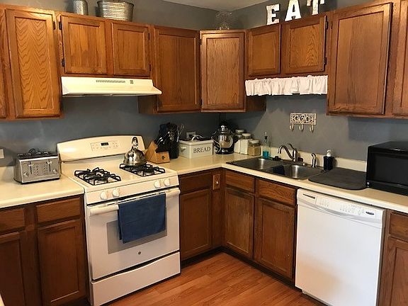 4th image of 428 Heine Ave #428