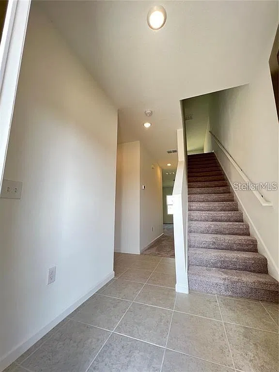 5 bed, 3.0 bath, 2408 sqft, $2,750 — Photo 4