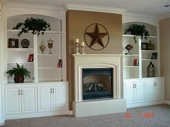 Living room wth gas fireplace