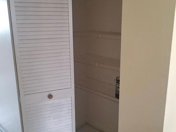 4th image of 600 NW 32nd Pl APT 311