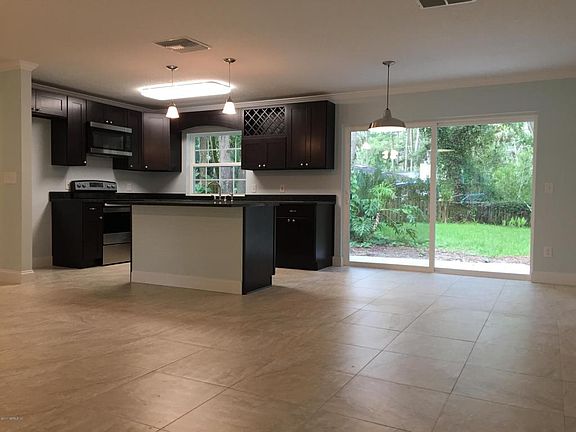 3rd image of 604 Citrus Ct