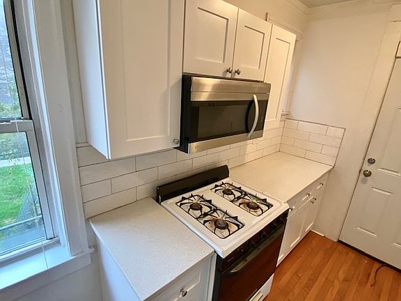 3rd image of 1755 W Albion Ave APT 1D