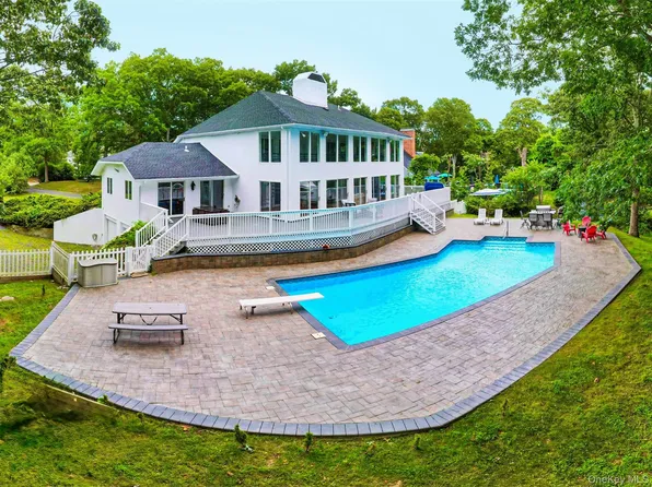 19 Bay Woods Drive, Hampton Bays, NY 11946