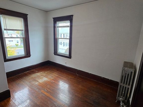 2nd image of 80 Montcalm Ave #22