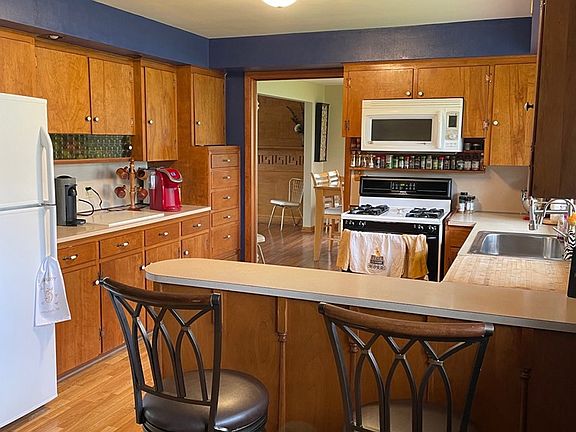 2nd image of 1039 Forest Dr