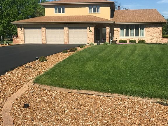 3rd image of 14825 Glen Crest Ln