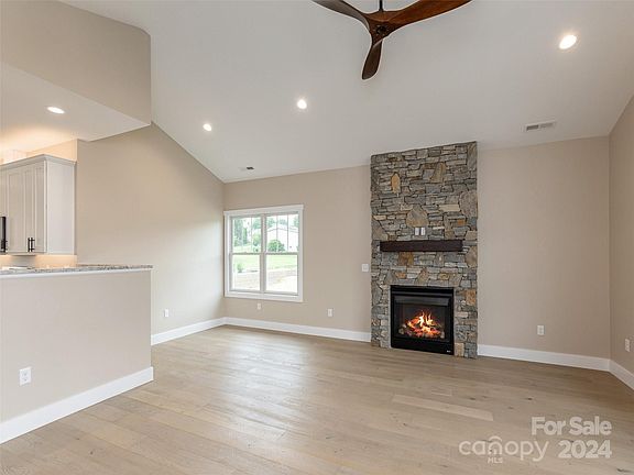 5th image of 70 Olde Oak Way