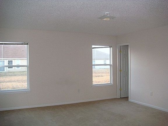 4th image of 10006 Rosewood Glen Ln