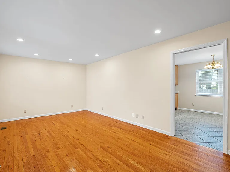 3076 Speicher Cir — Photo 13