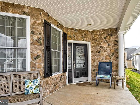 3rd image of 253 Beacon Cir