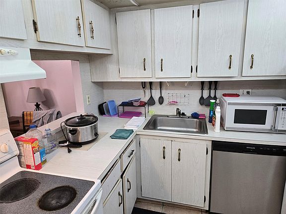 4th image of 3080 Holiday Springs Boulevard #209