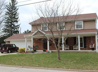 901 S James St, Champaign, IL 61821