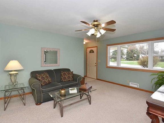 2nd image of 5818 W Range Ave