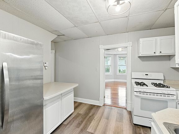 5th image of 5100 Berwyn Rd