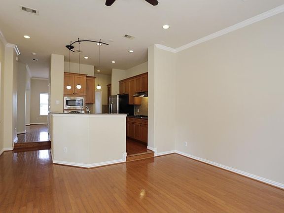 5th image of 5615 Winsome Villas Ln #H