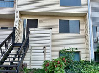 8716 Village Square Dr #11/8716, Alexandria, VA 22309