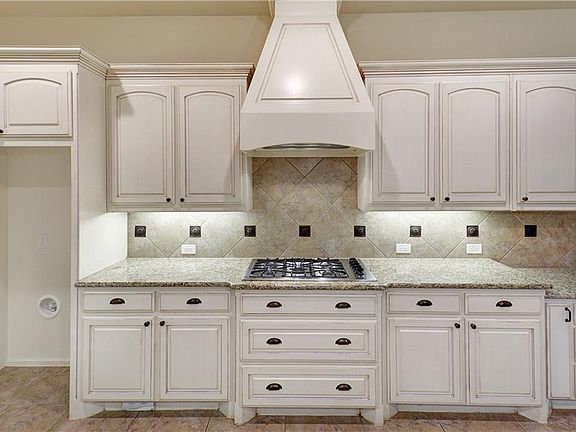 5th image of 1608 Summer Oaks Dr