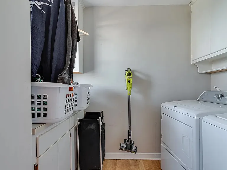 2066 Carr Ave — Photo 20