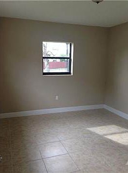 5th image of 1750 NW 184th St