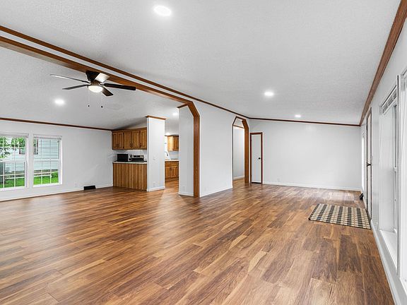 3rd image of 506 E Main St