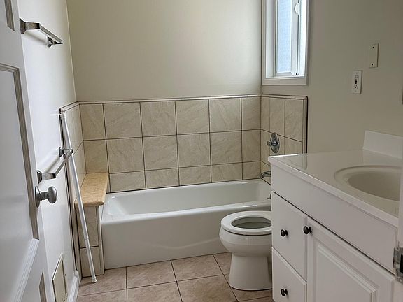 2nd image of 2722 Taraval St